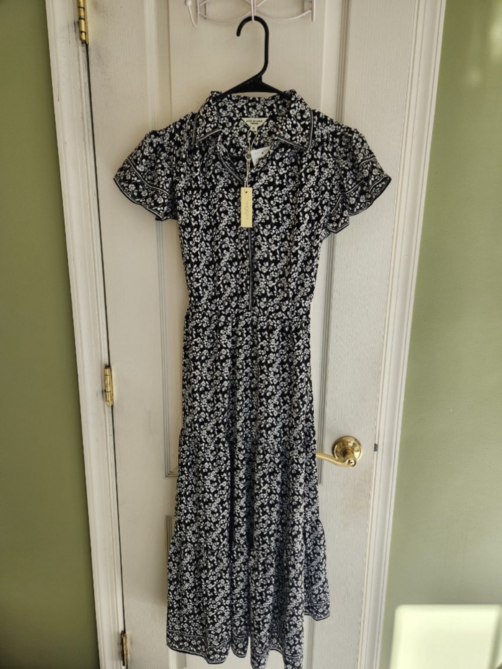 (New) Black and white floral midi dress